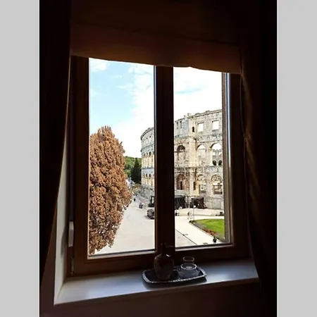 Apartment Artistic Luxury Flat With Colosseum View Pula