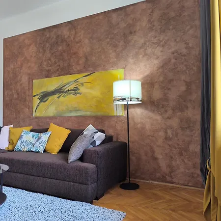 Artistic Luxury Flat With Colosseum View *