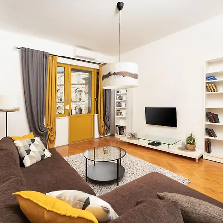 Artistic Luxury Flat With Colosseum View * Pula