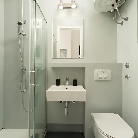Апартаменты Artistic Luxury Flat With Colosseum View *