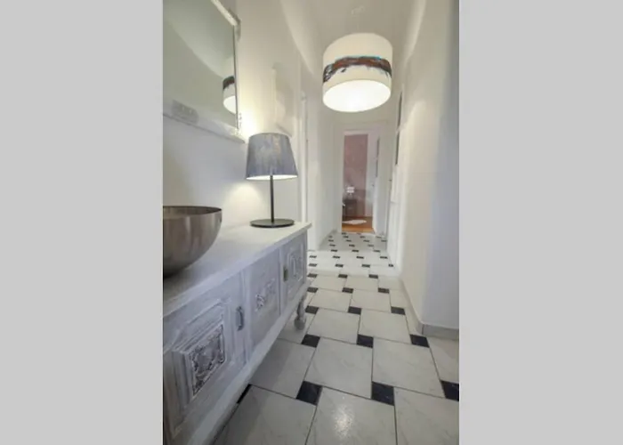 Artistic Luxury Flat With Colosseum View 풀라