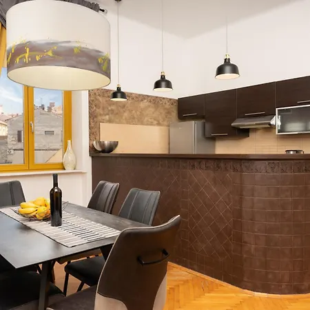 Artistic Luxury Flat With Colosseum View アパート プーラ