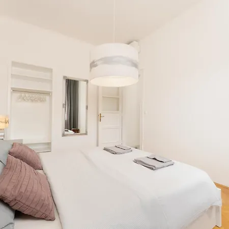 Artistic Luxury Flat With Colosseum View アパート