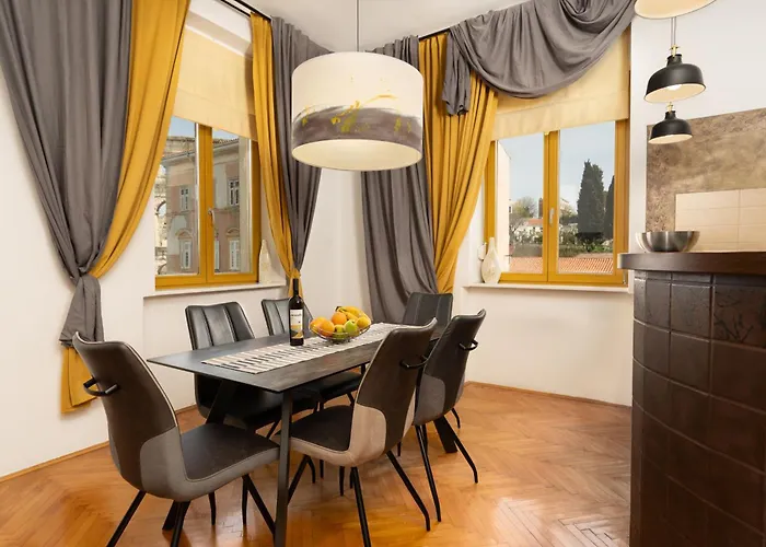 Artistic Luxury Flat With Colosseum View * Pula
