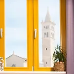 Artistic Luxury Flat With Colosseum View شقة