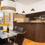 Artistic Luxury Flat With Colosseum View شقة بولا