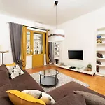 شقة Artistic Luxury Flat With Colosseum View بولا